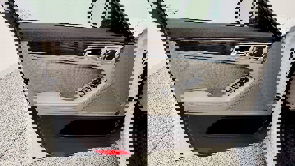 Used 2017 Genesis G80 3.8 w/ Option Group 02 image 11