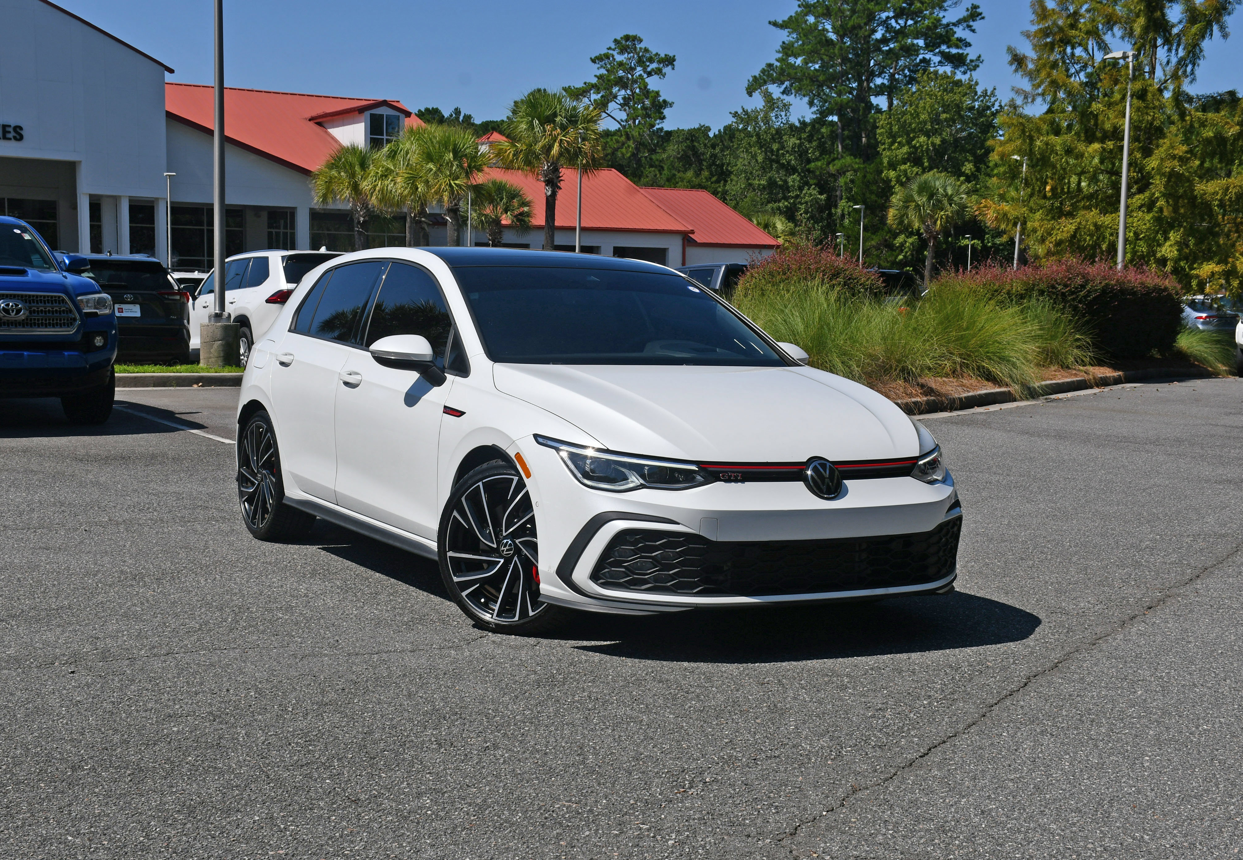 Used 2022 Volkswagen GTI Autobahn FWD image 6
