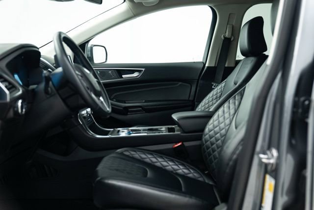 Used 2024 Ford Edge Titanium image 10