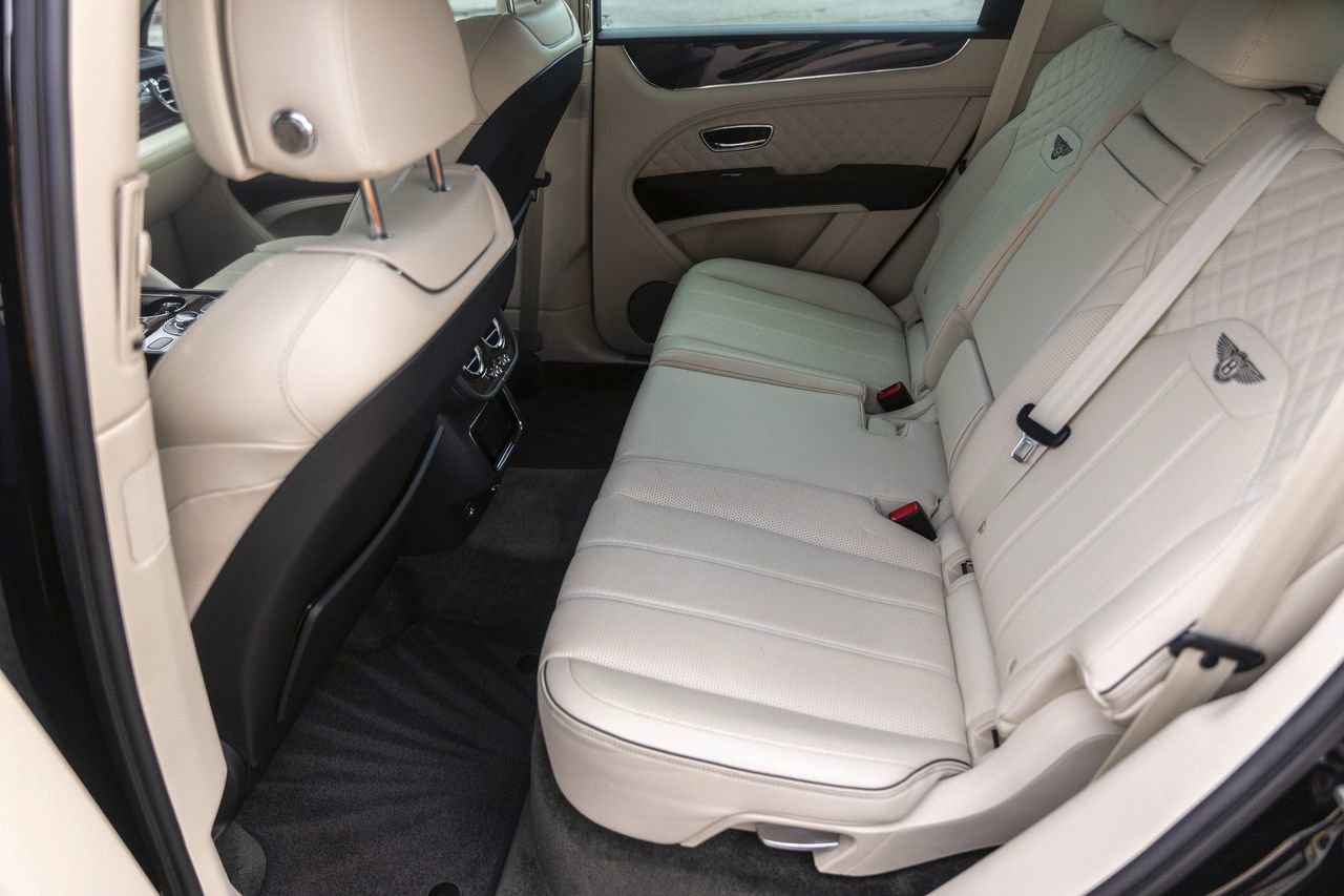 Used 2021 Bentley Bentayga AWD/4WD image 43