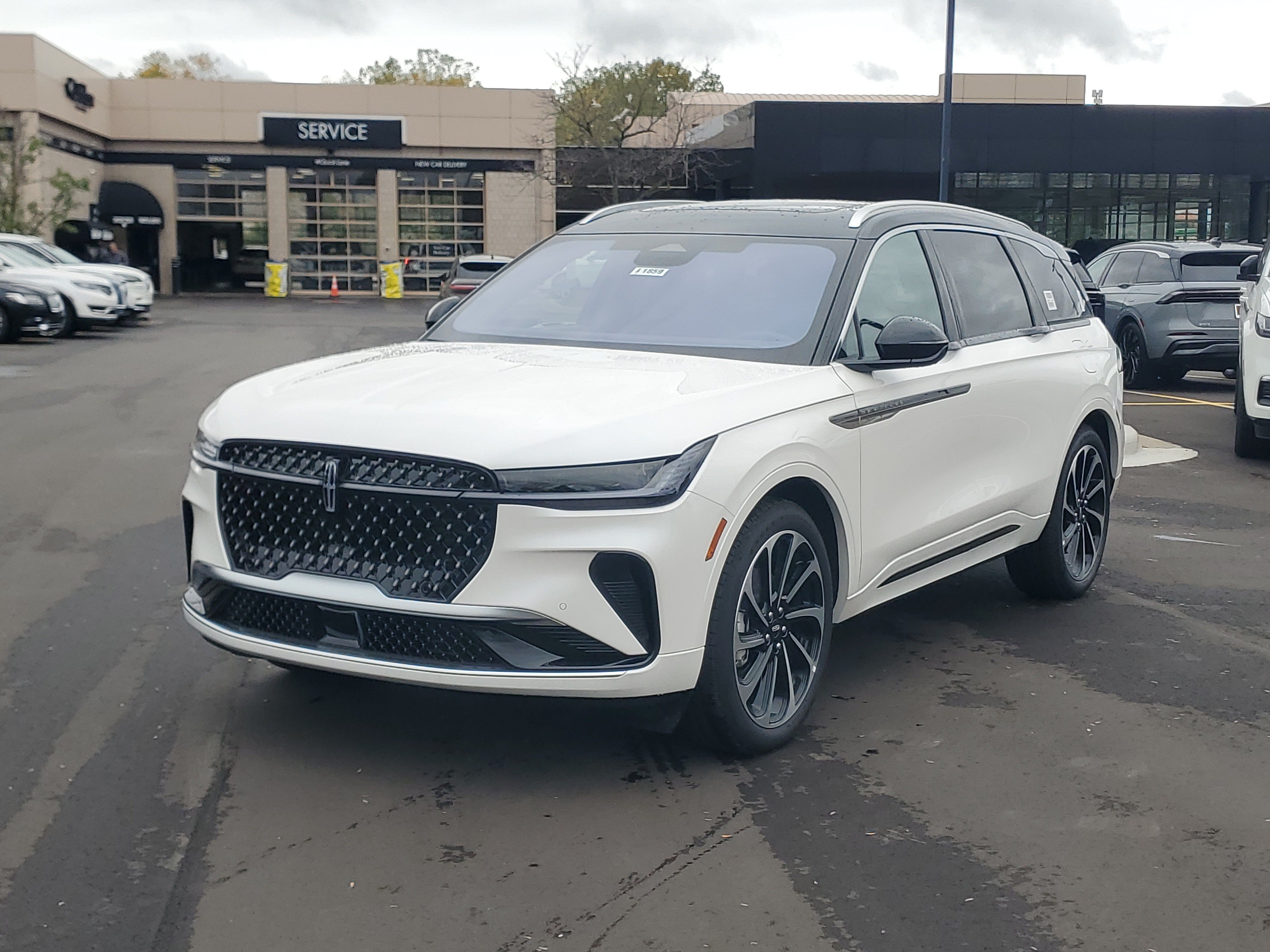 New 2026 Lincoln Nautilus Black Label AWD/4WD image 2