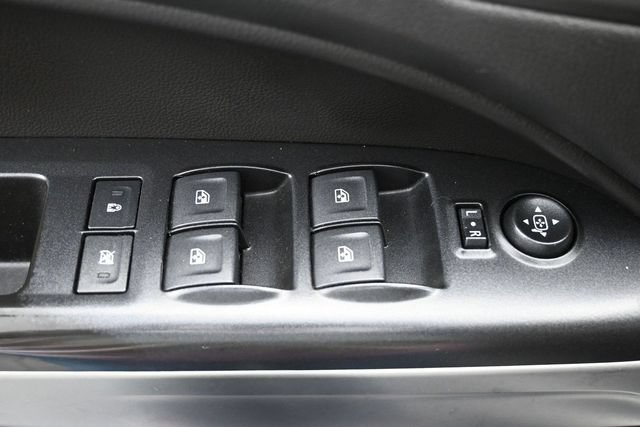 Used 2017 Chevrolet Colorado LT w/ LT Convenience Package RWD image 14