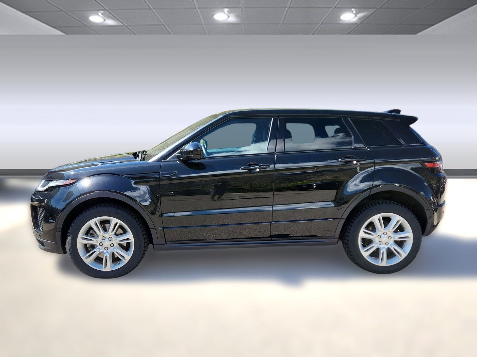 Used 2018 Land Rover Range Rover Evoque HSE Dynamic AWD/4WD image 2