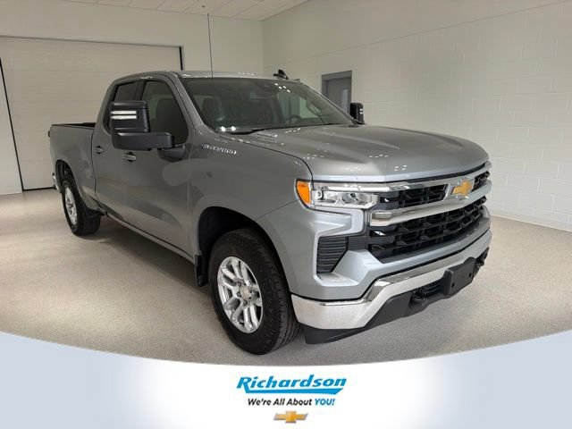 Used 2025 Chevrolet Silverado 1500 LT w/ Max Trailering Package AWD/4WD image 1