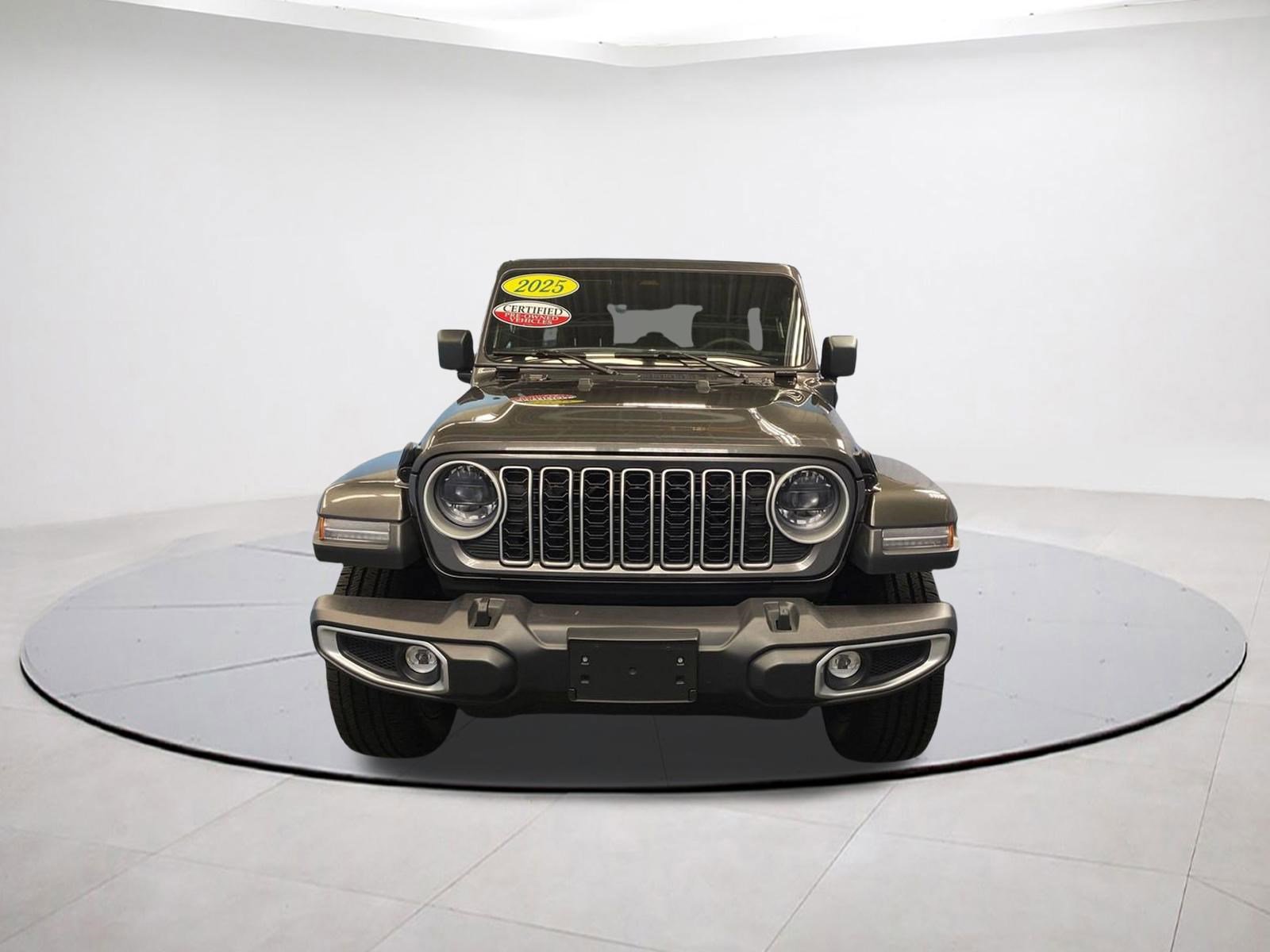 Used 2025 Jeep Wrangler Unlimited Sahara w/ Safety Group AWD/4WD image 2