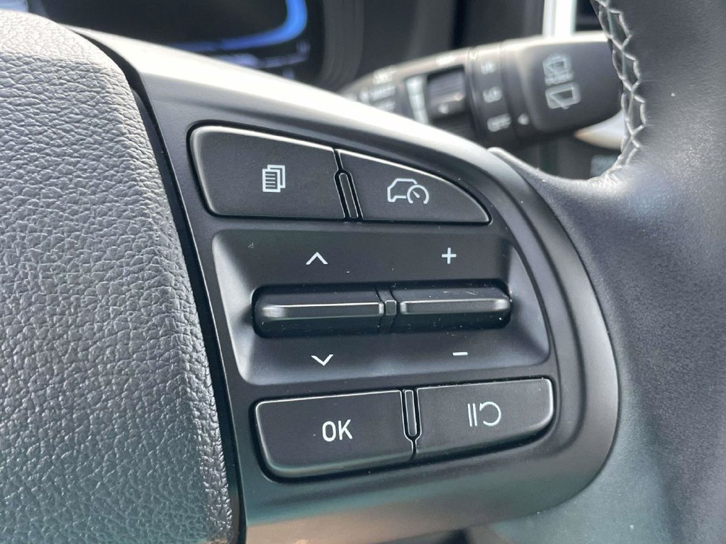 Certified 2024 Hyundai Venue SEL FWD image 15
