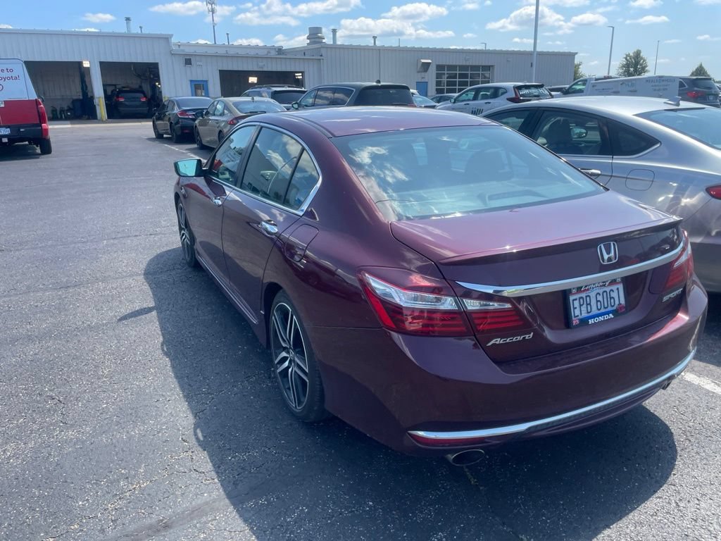 Used 2016 Honda Accord Sport image 11