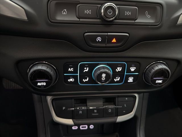 Used 2023 GMC Terrain SLE w/ Driver Convenience Package image 13