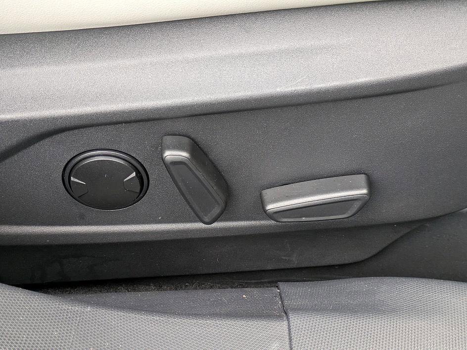 Used 2023 Ford Mustang Mach-E Premium image 38