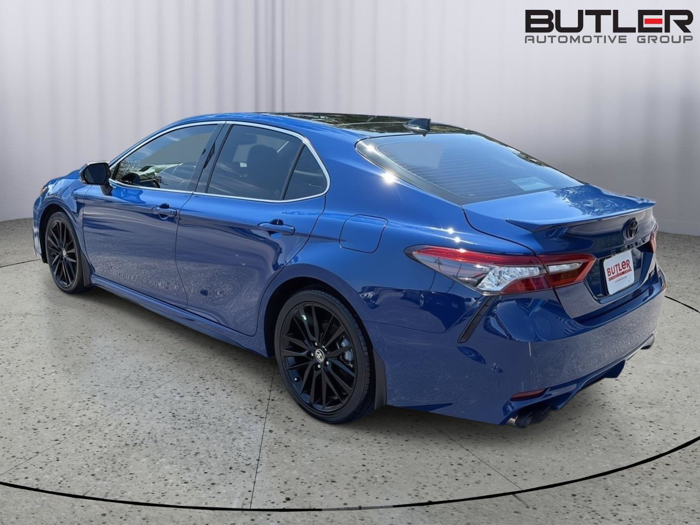 Used 2024 Toyota Camry XSE FWD image 4