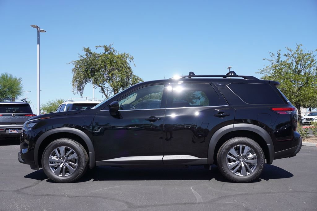 New 2025 Nissan Pathfinder SV image 2