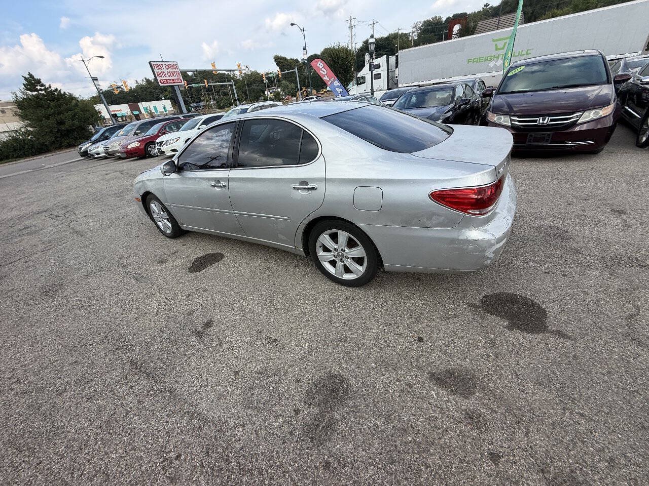 Used 2005 Lexus ES 330 FWD image 2