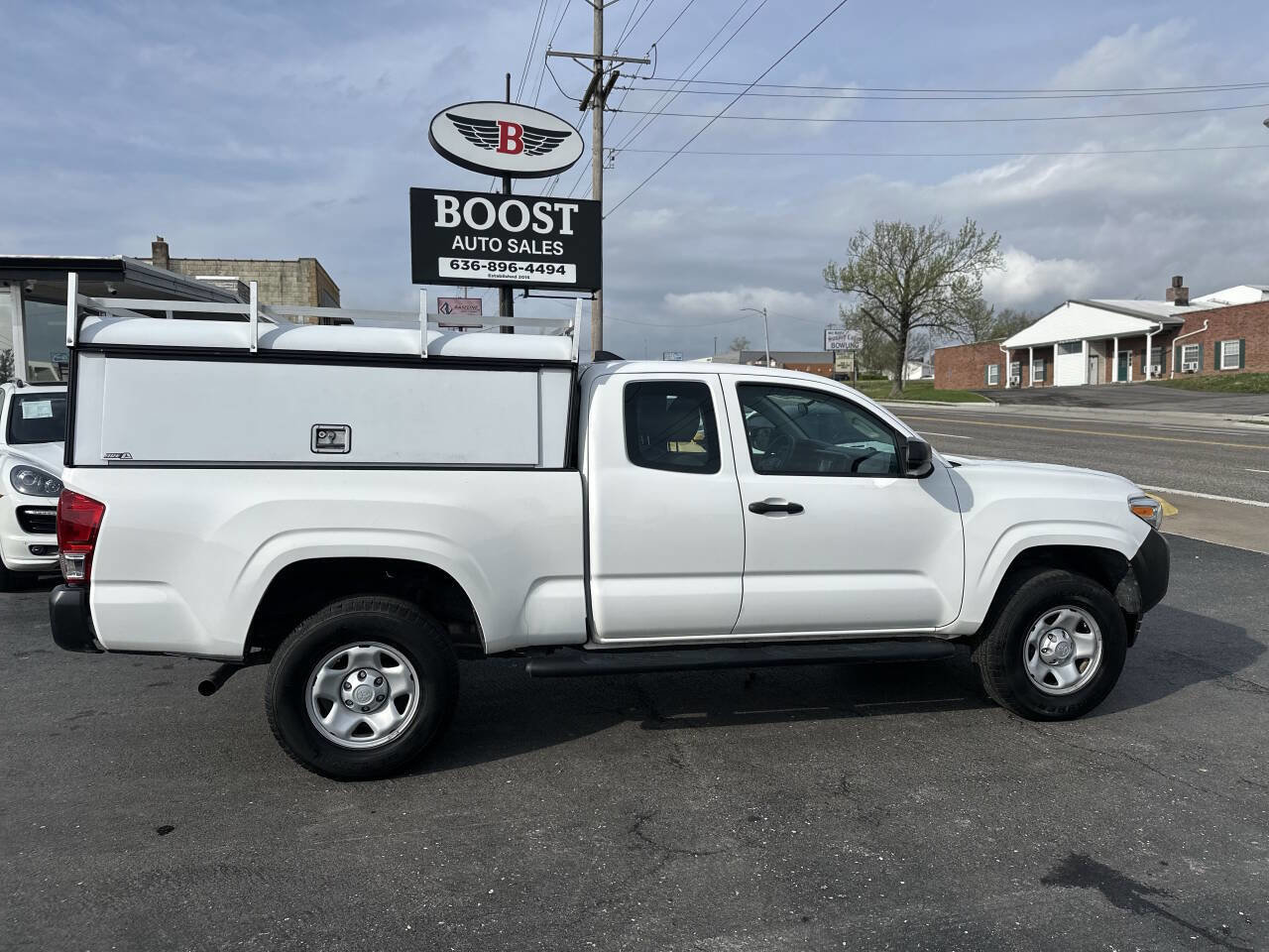 Used 2016 Toyota Tacoma SR RWD image 10
