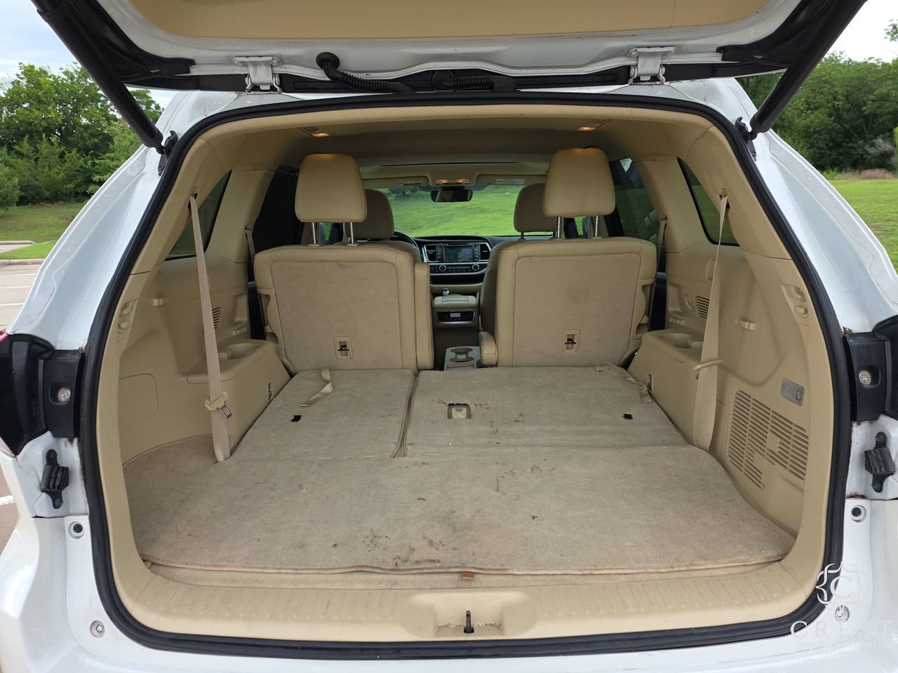 Used 2019 Toyota Highlander XLE FWD image 25