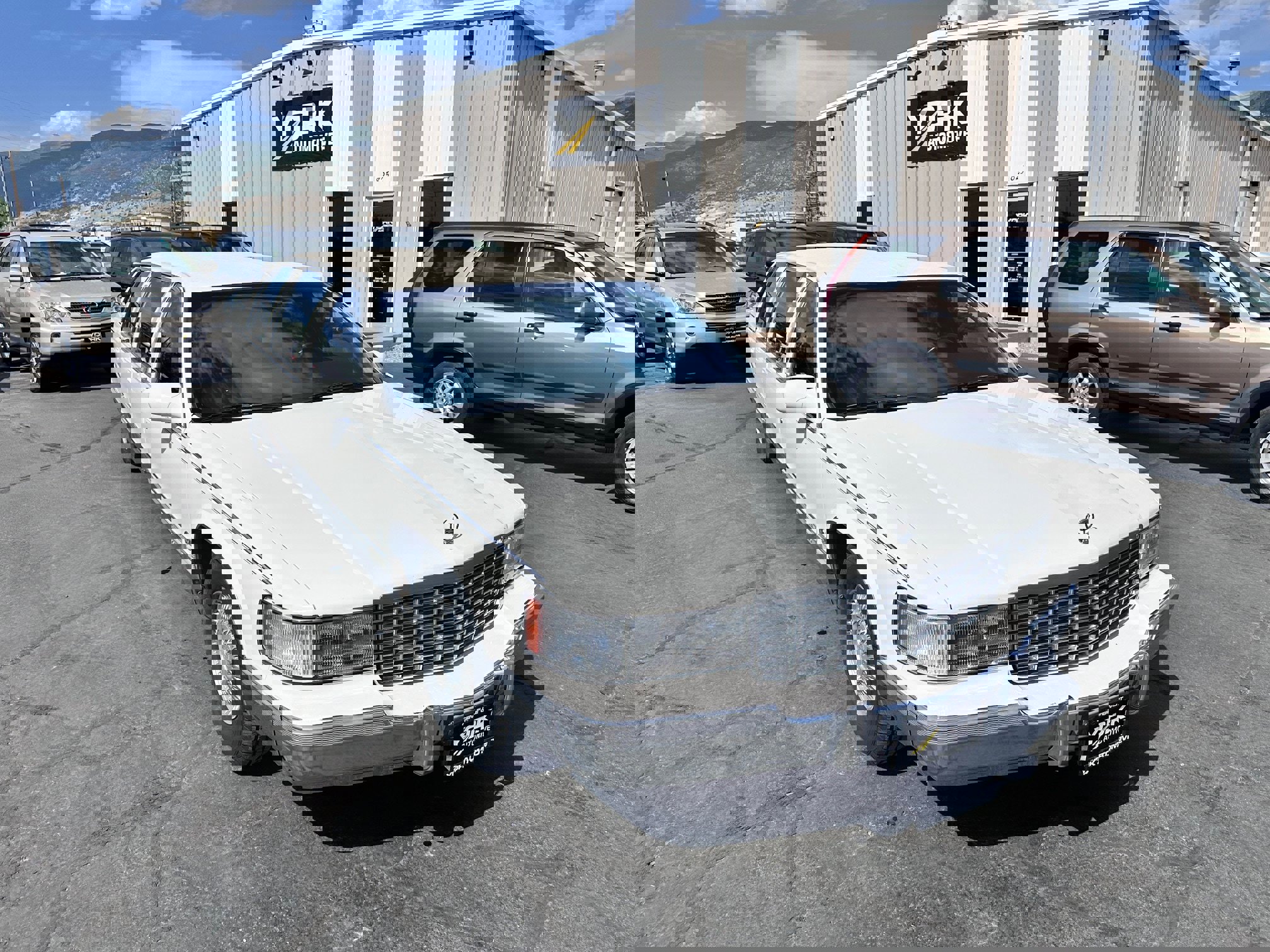 Used 1996 Cadillac Fleetwood Brougham image 1