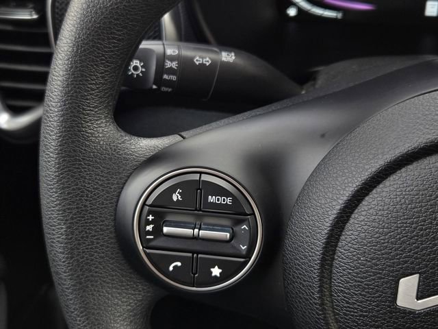 Used 2025 Kia Soul LX image 28