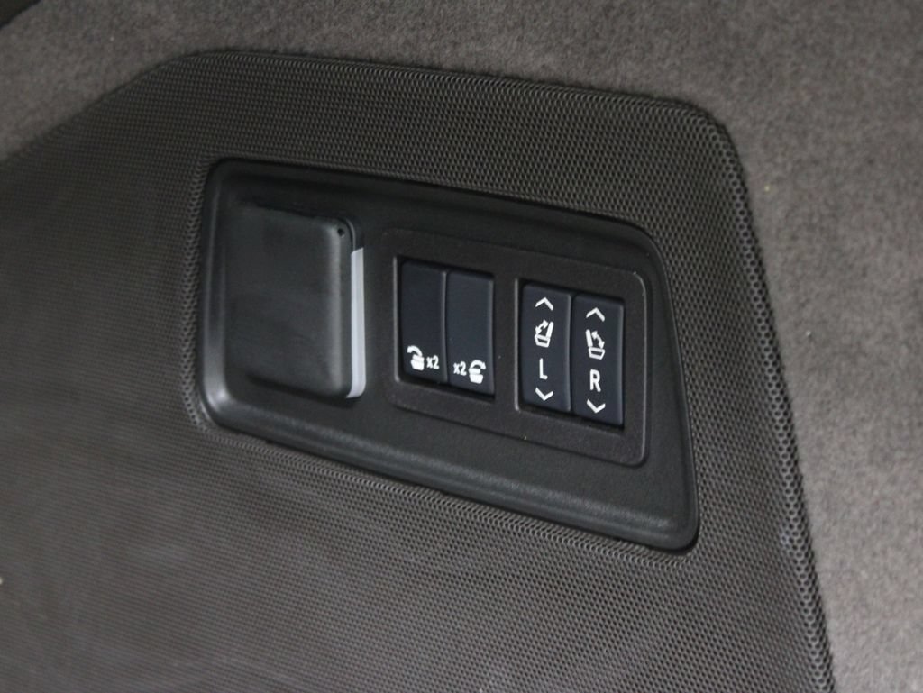 Used 2025 Cadillac Escalade Premium Luxury w/ Touring Package AWD/4WD image 50