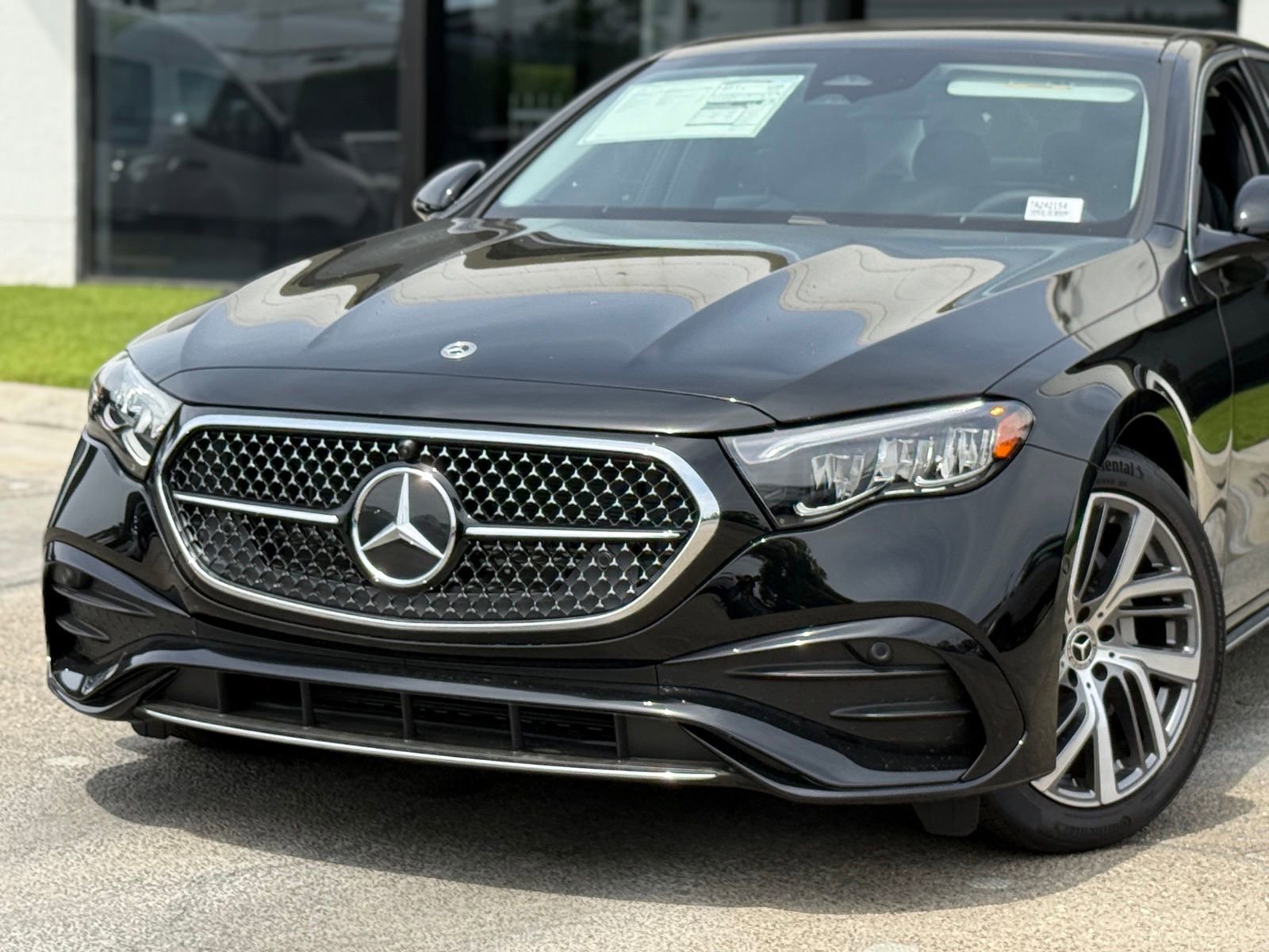 New 2026 Mercedes-Benz E 350 4MATIC Sedan image 5