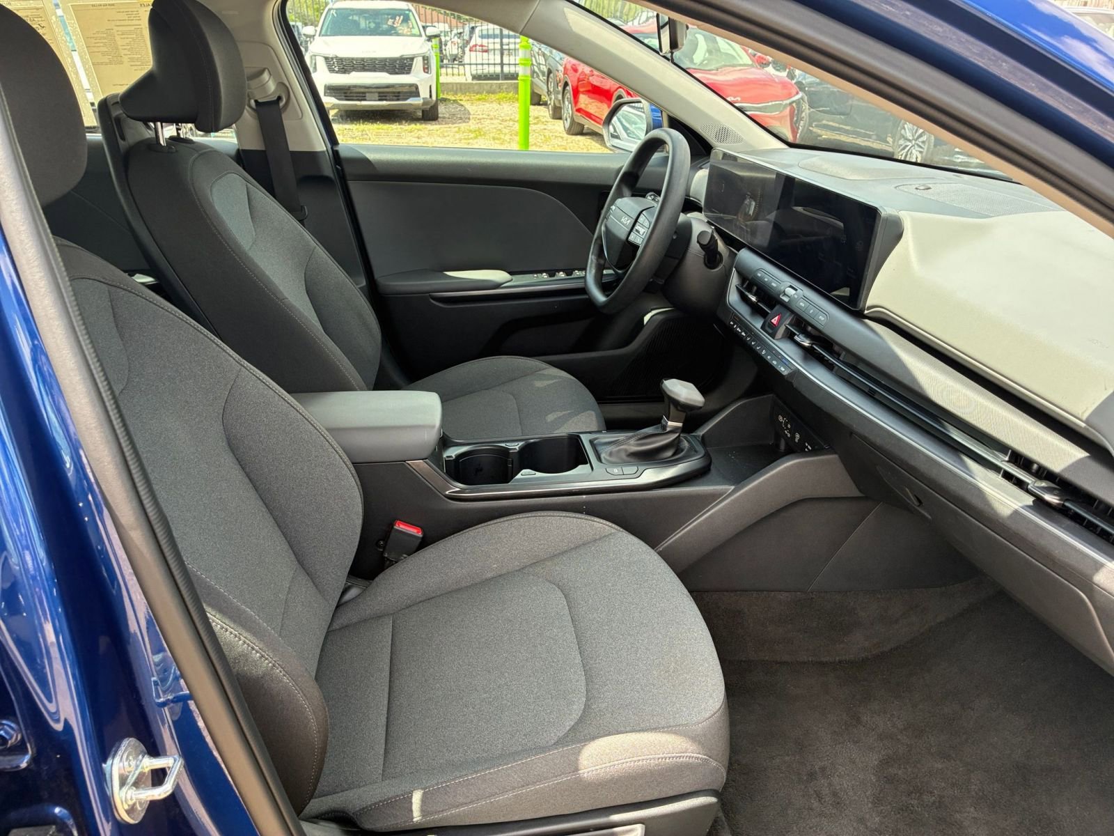 Used 2025 Kia K4 FWD image 29