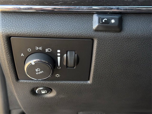 Used 2017 Jeep Grand Cherokee Limited image 21