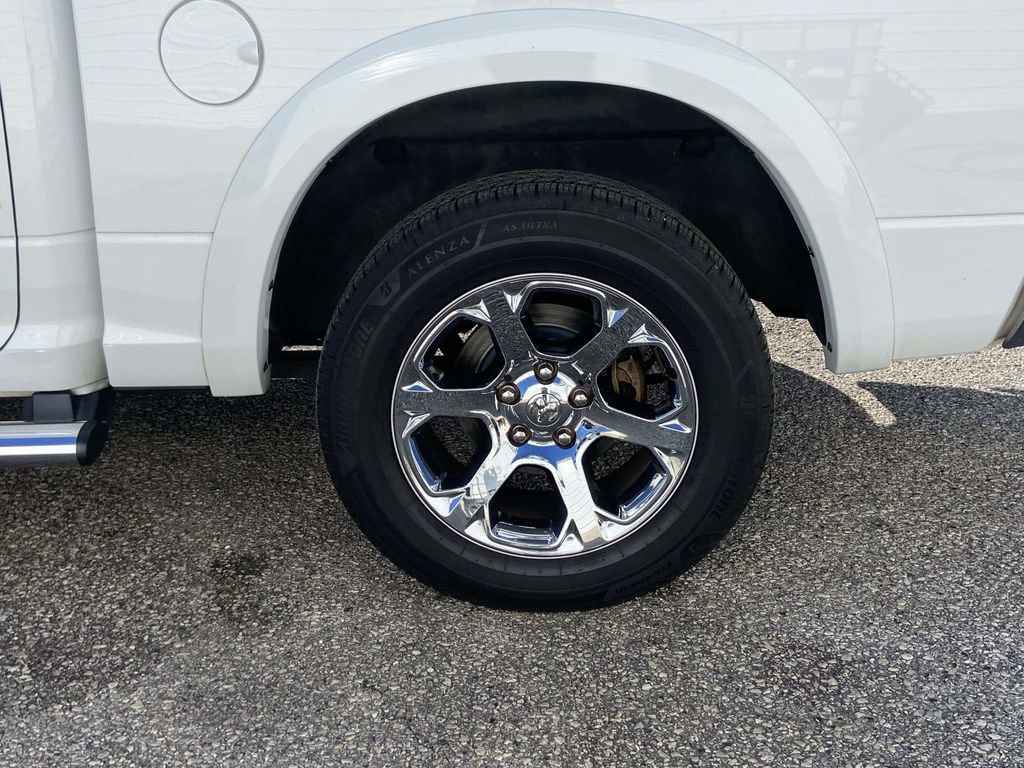 Used 2018 RAM 1500 Laramie image 9