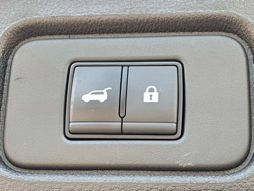Certified 2025 Nissan Pathfinder Platinum w/ Cargo Package AWD/4WD image 15