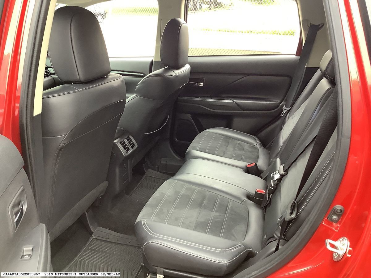 Used 2019 Mitsubishi Outlander SE FWD image 12