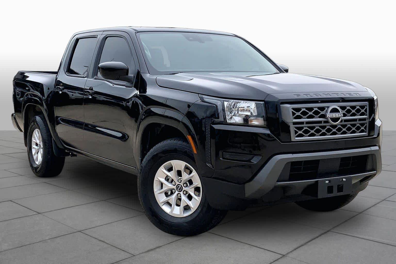 Used 2024 Nissan Frontier SV RWD image 3