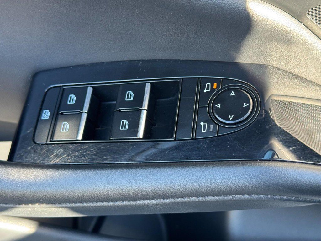 Used 2024 MAZDA MAZDA3 s FWD image 21