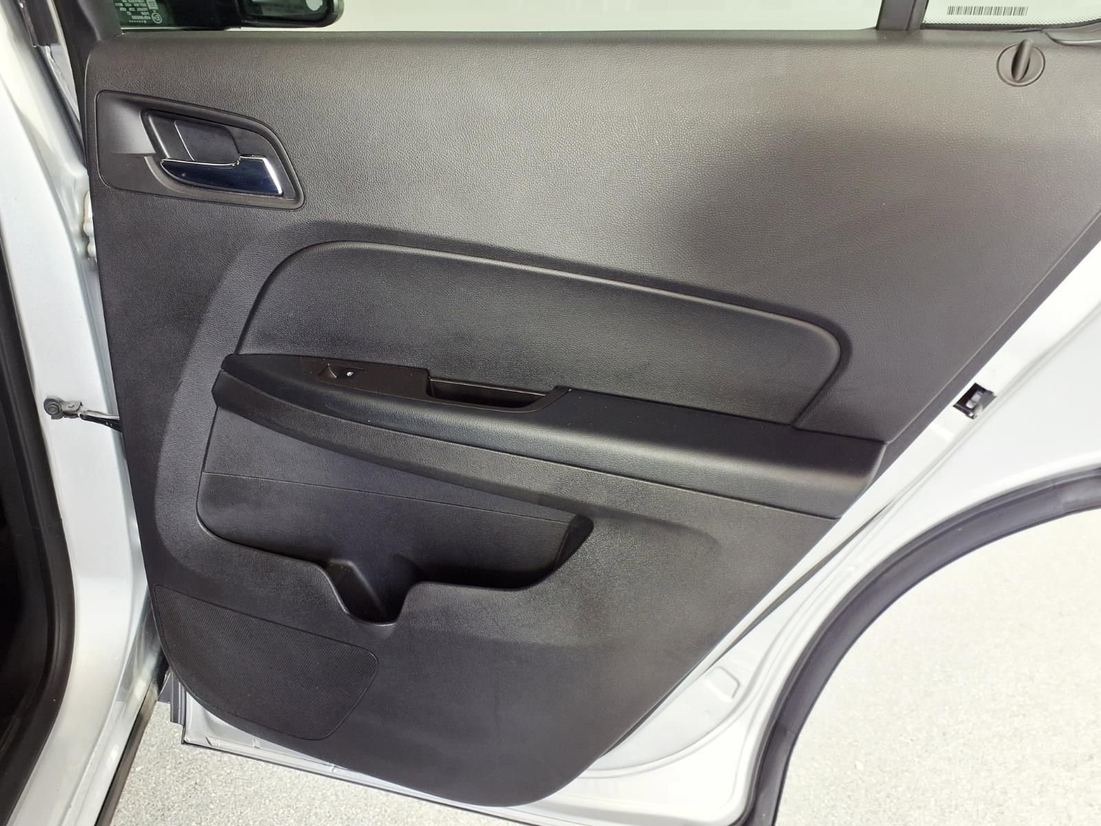 Used 2015 Chevrolet Equinox LT w/ Driver Convenience Package FWD image 8