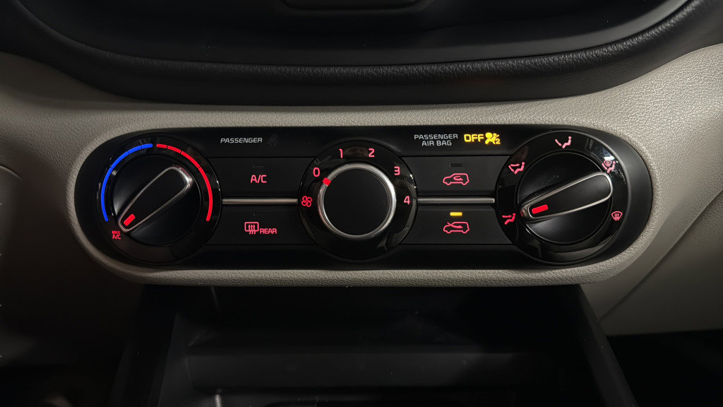 Used 2022 Kia Soul LX FWD image 30