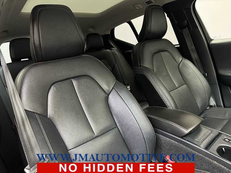 Used 2019 Volvo XC40 T5 Momentum image 21