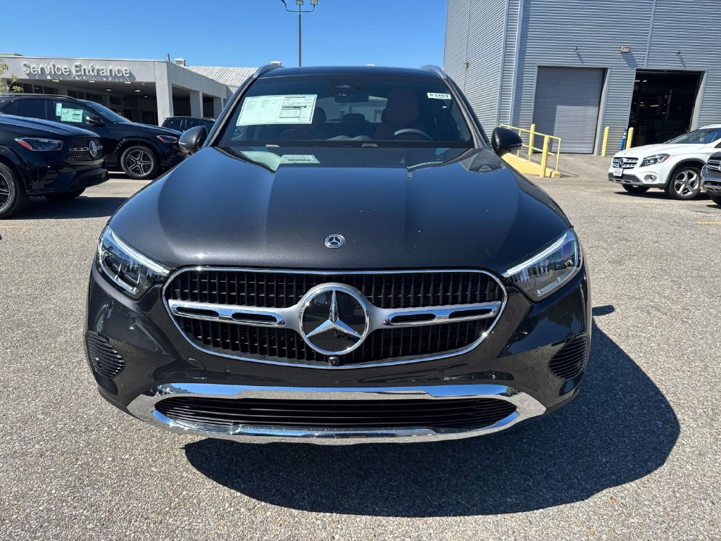 Used 2026 Mercedes-Benz GLC 300 4MATIC image 2