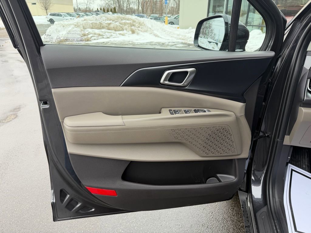New 2026 Kia Carnival LX FWD image 26