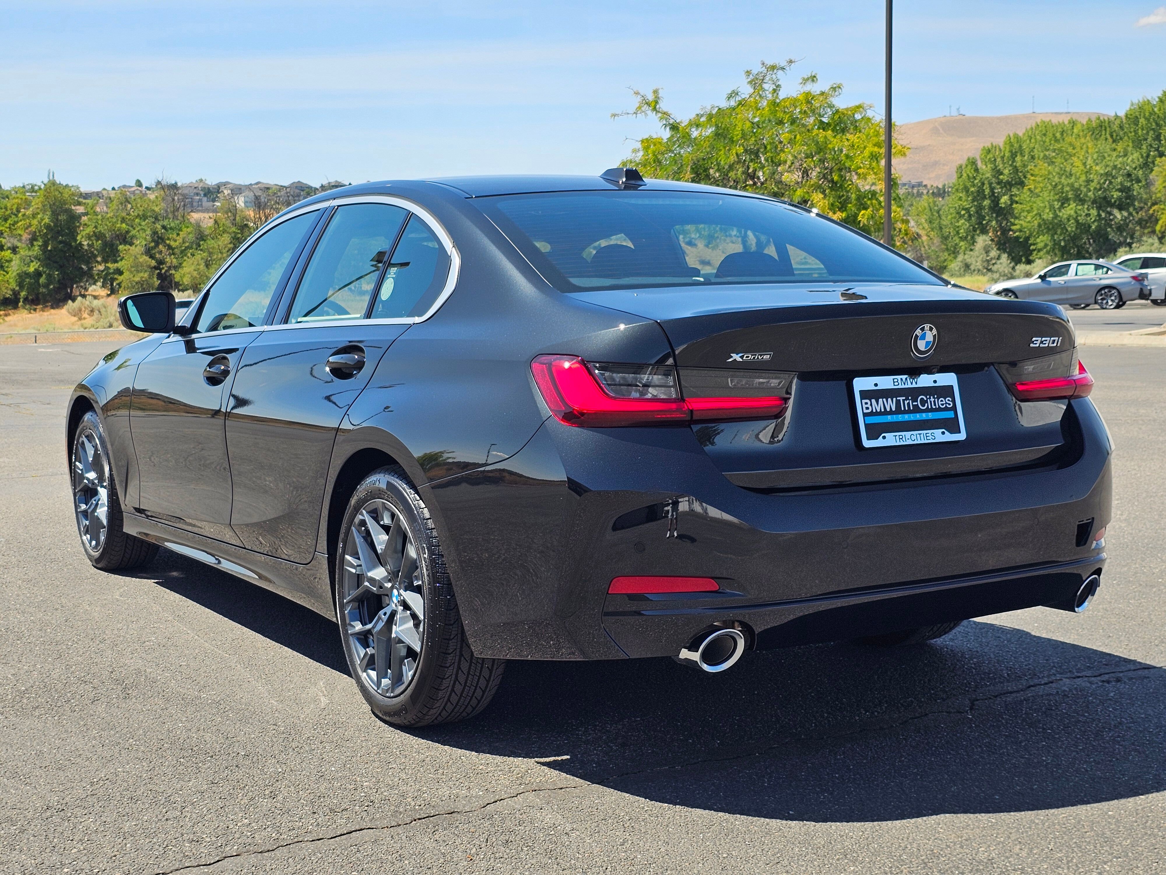 New 2025 BMW 330i xDrive Sedan w/ Premium Package image 4