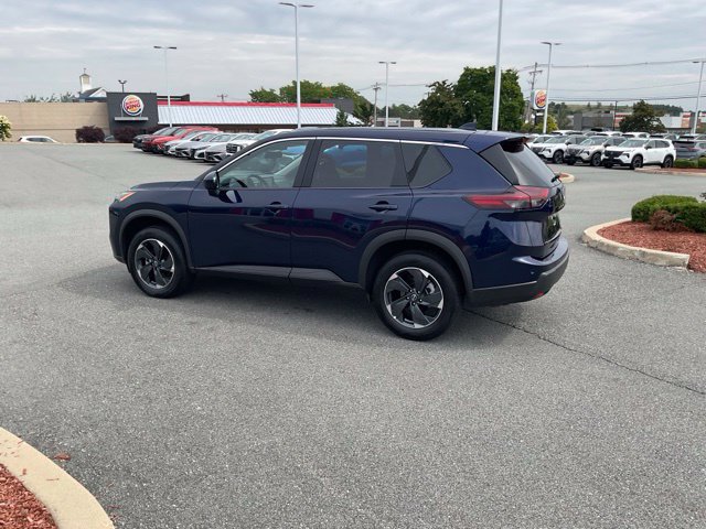 Used 2026 Nissan Rogue SV AWD/4WD image 4