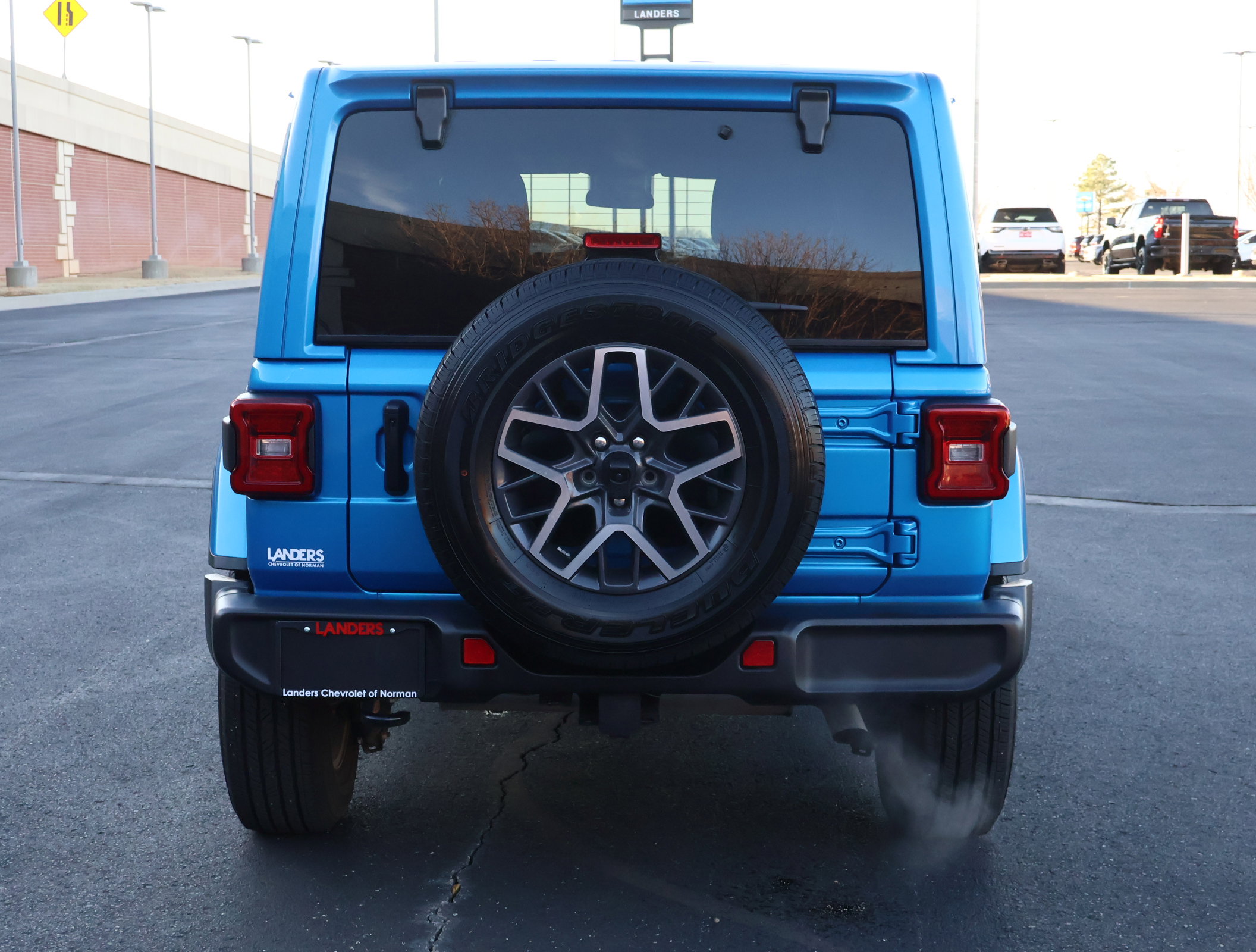 Used 2024 Jeep Wrangler Sahara image 27