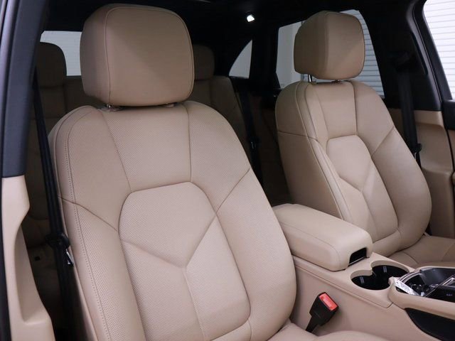 New 2024 Porsche Macan image 32