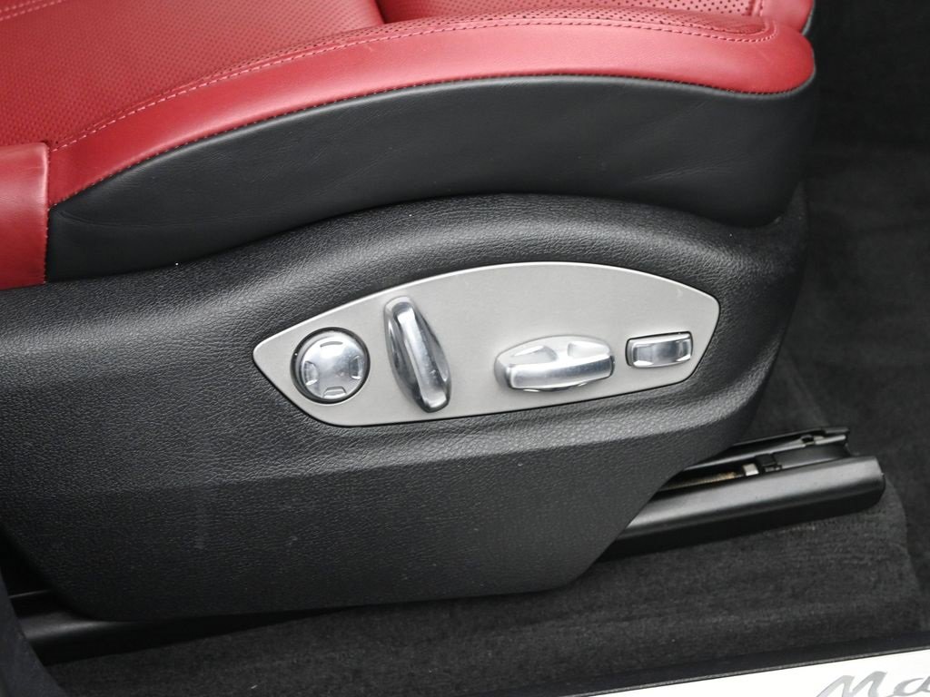 Used 2023 Porsche Macan S image 13