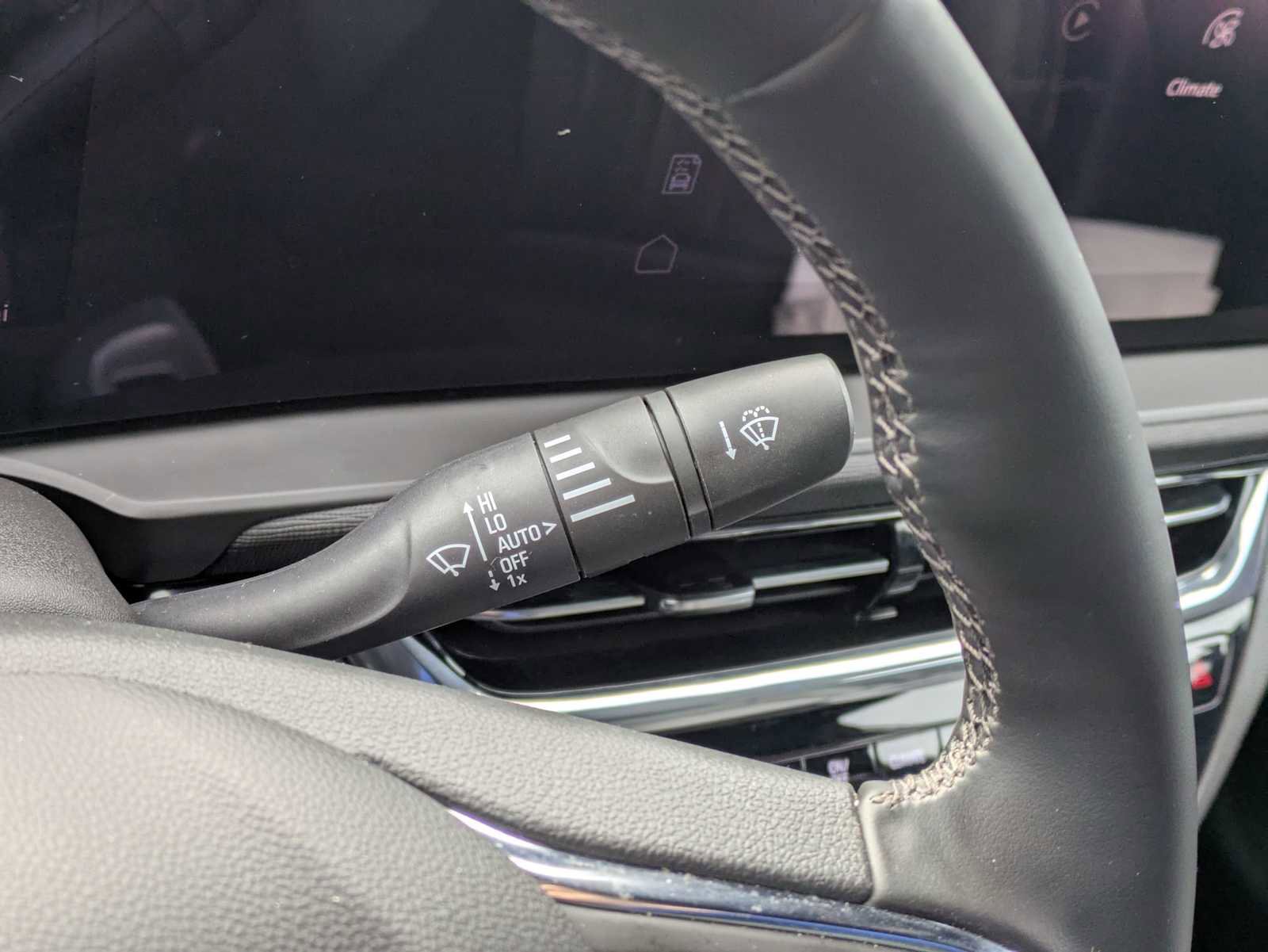 Used 2025 Buick Envista Avenir image 25