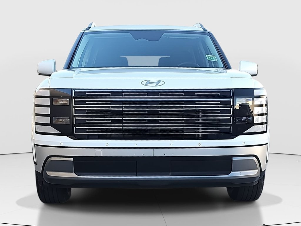 Used 2026 Hyundai Palisade SEL FWD image 2
