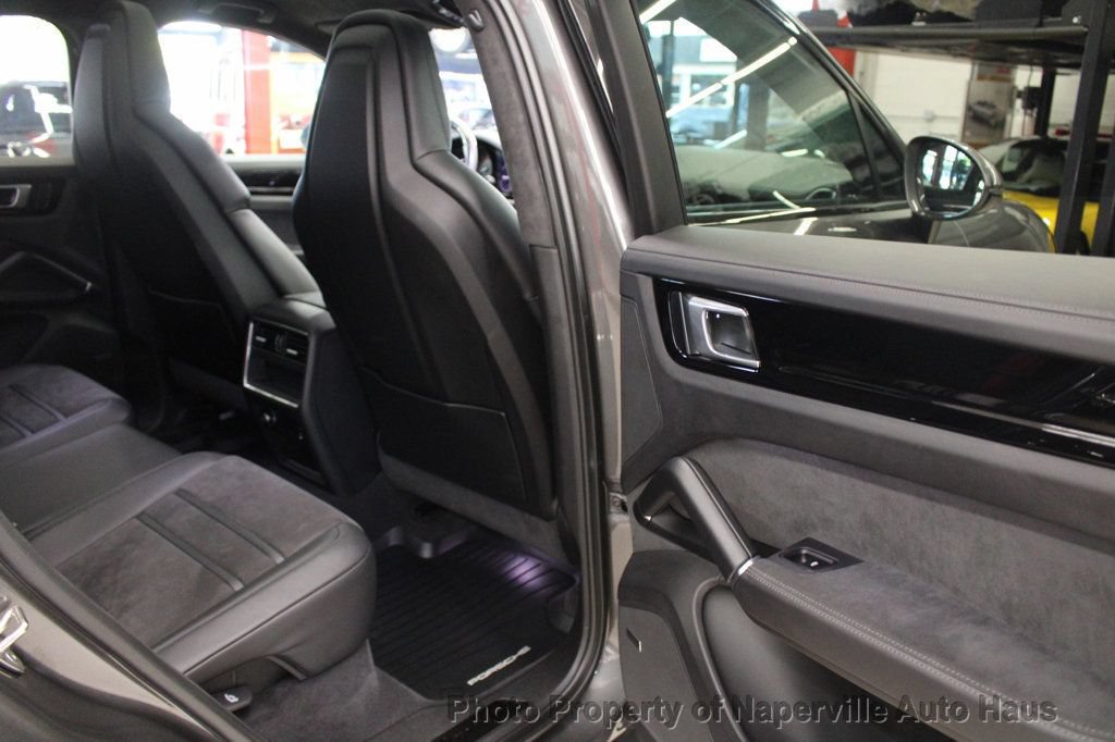 Used 2023 Porsche Cayenne GTS w/ Premium Package AWD/4WD image 36