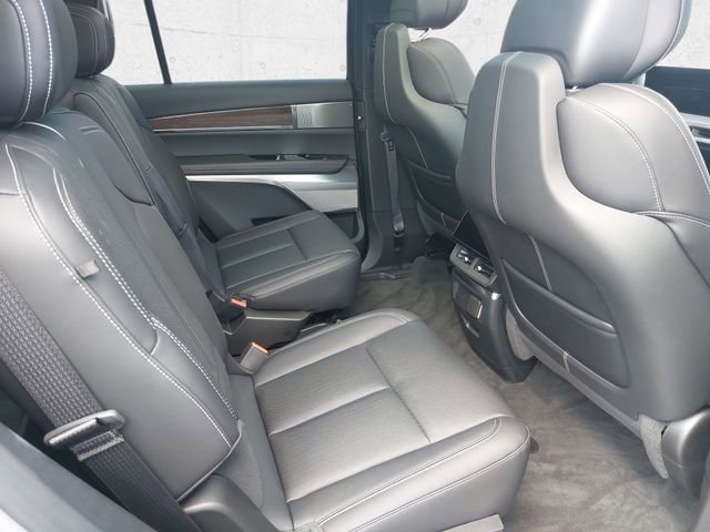 Used 2026 Cadillac Vistiq Luxury image 11