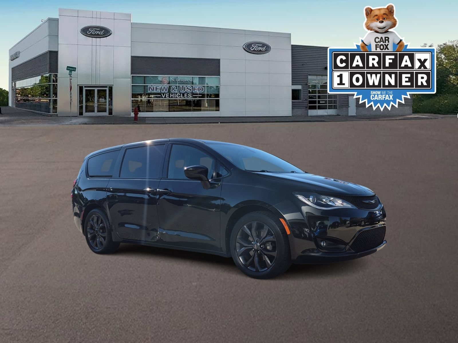 Used 2019 Chrysler Pacifica Touring Plus w/ S Appearance Package FWD image 2