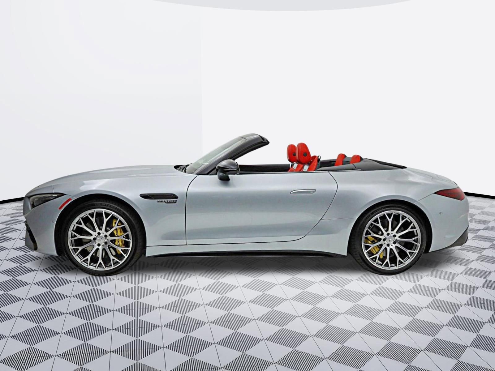 Used 2024 Mercedes-Benz SL 63 AMG 4MATIC image 3
