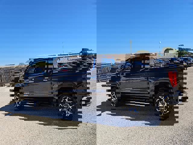 New 2026 GMC Sierra 1500 SLT image 2