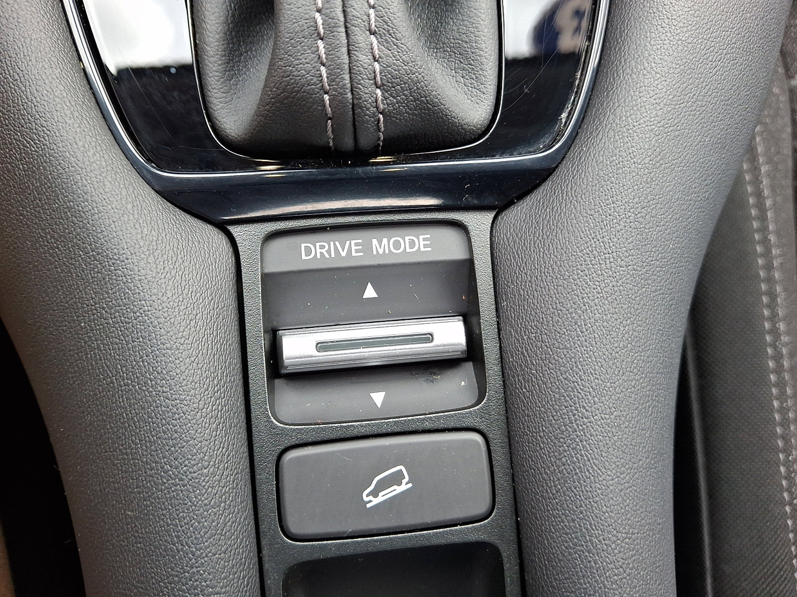 Used 2023 Honda HR-V LX image 24