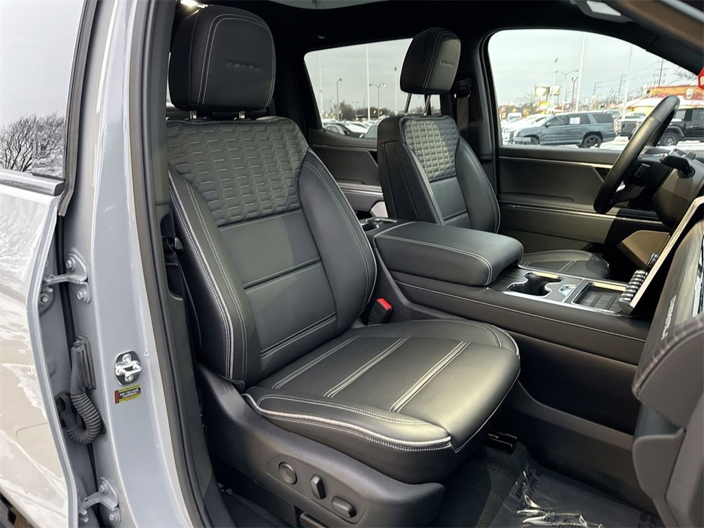 Used 2024 GMC Sierra EV Denali image 26