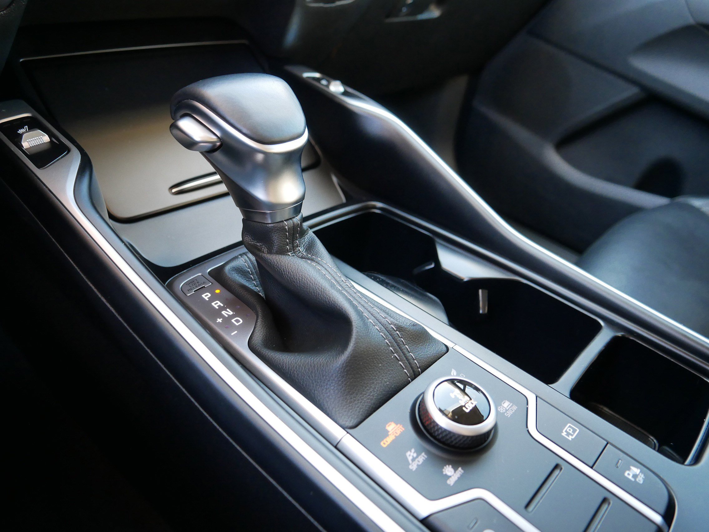 Certified 2022 Kia Sorento S w/ Panoramic Sunroof Package image 24