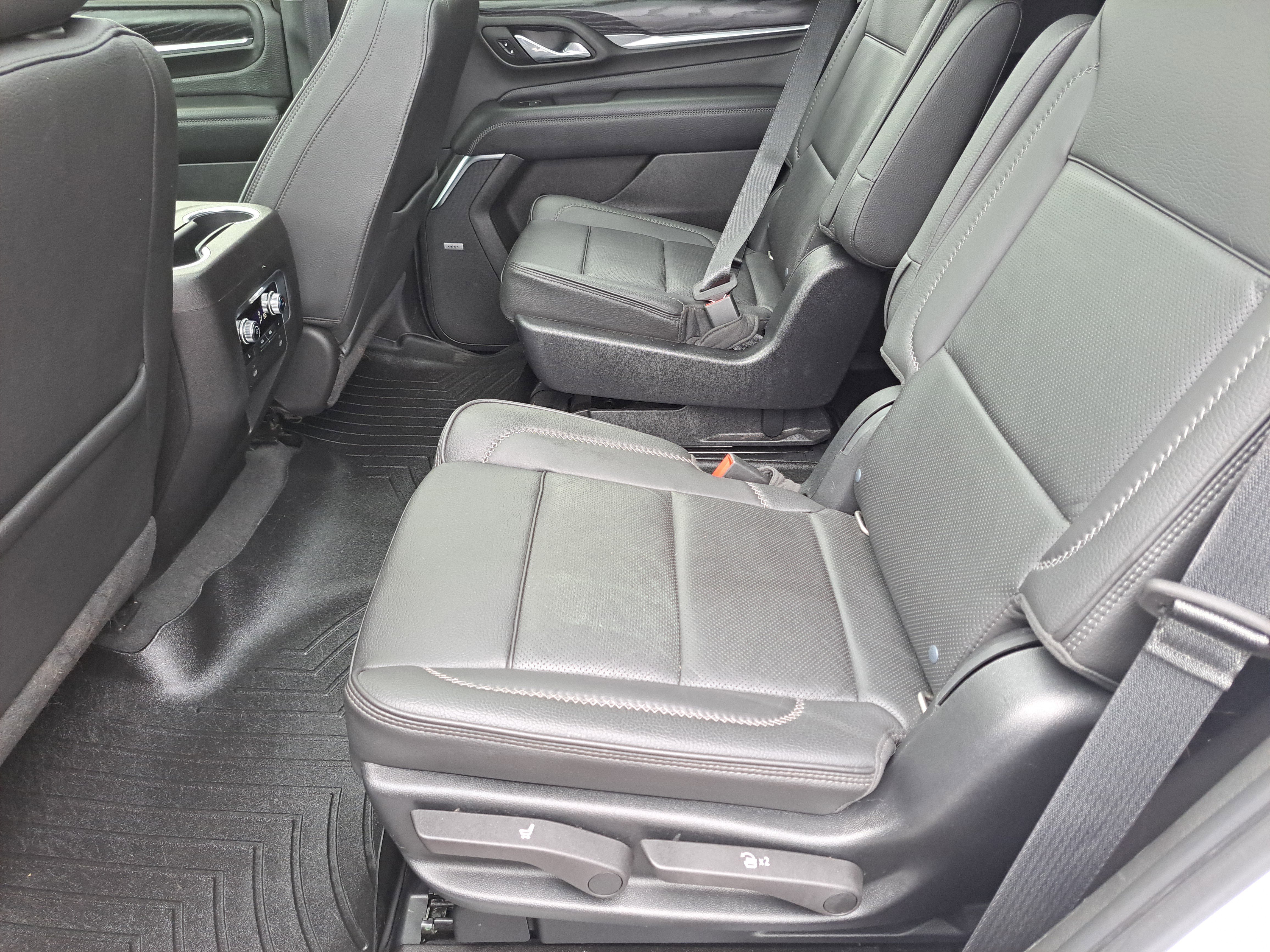 Used 2021 GMC Yukon Denali image 10